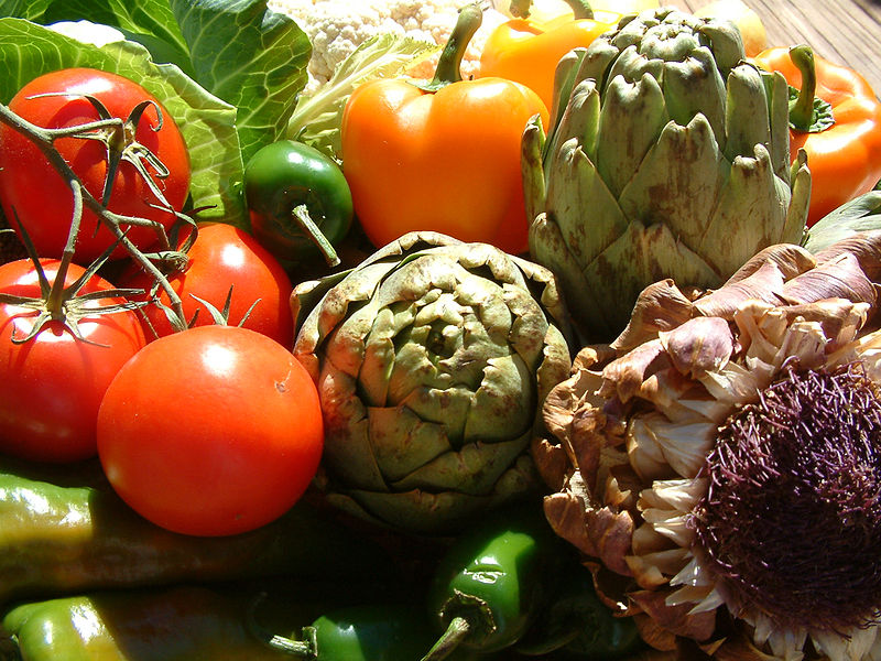 Source&nbsp;: https://commons.wikimedia.org/wiki/File:Veg,_artichoke,_tomato,_DSCF1616.jpg